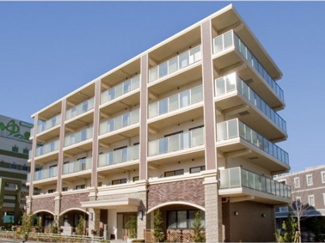快適な居住空間の外観 外観 開放感のあふれるこの施設の外観は、明るく心地よい雰囲気を演出しています。働く環境としても、快適さが期待できる設計です。