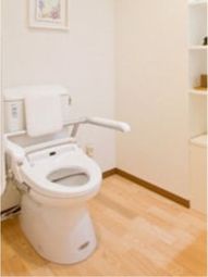 手すり付きトイレ