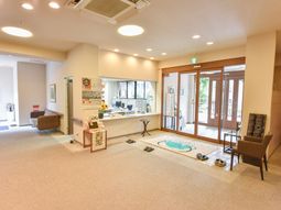 明るいエントランスホール