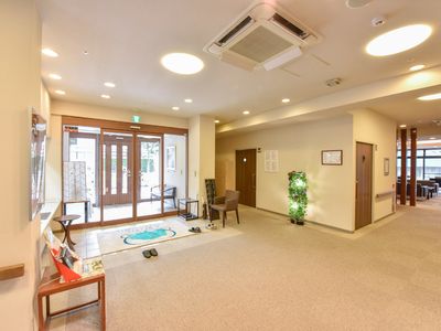エントランスの清潔な空間