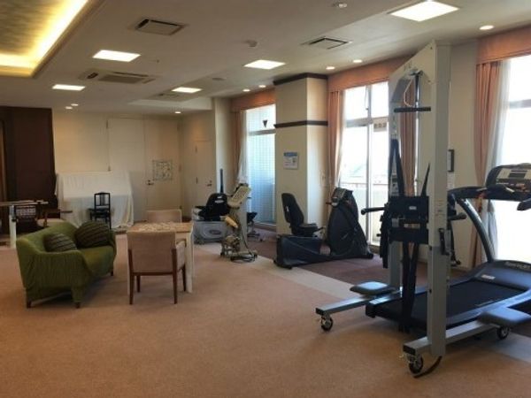 リハビリ機器のある部屋