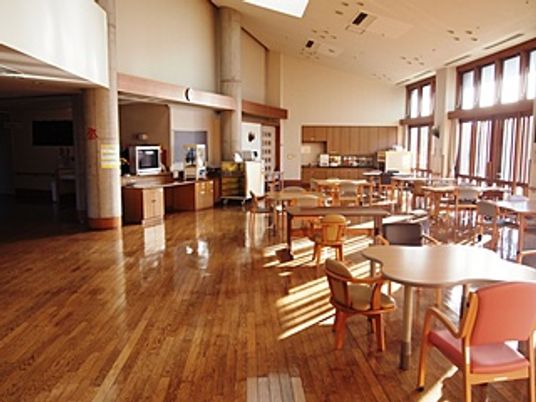 自然光が入る広々空間