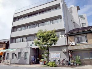 病院併設の外観  