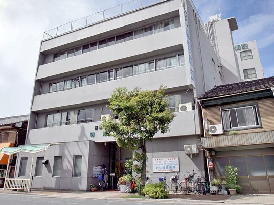 病院併設の外観  
