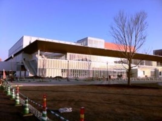 モダンな施設外観  