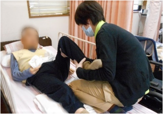 ケア中の様子の居室