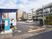 施設の駐車場入口  