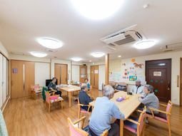 利用者が集う食堂  