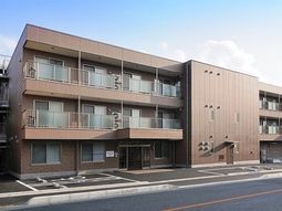 落ち着いた色の外観