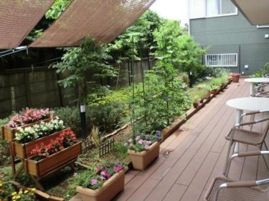 ゆったり庭のテラス