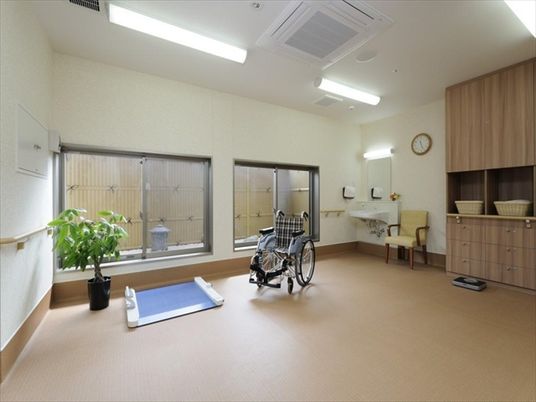 車椅子が置かれた和室