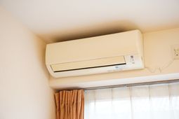 エアコンが備え付けられた部屋