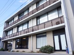 モダンな建物の外観