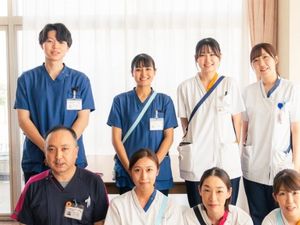 スタッフ集合のリビング  