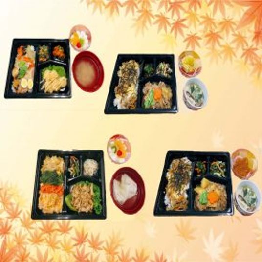 彩り豊かな食事の様子