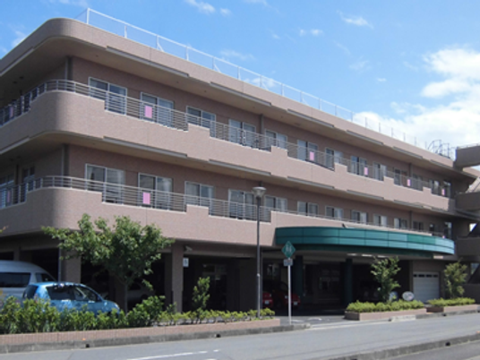 3階建て建物外観  