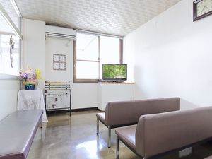 休憩室の待合椅子  