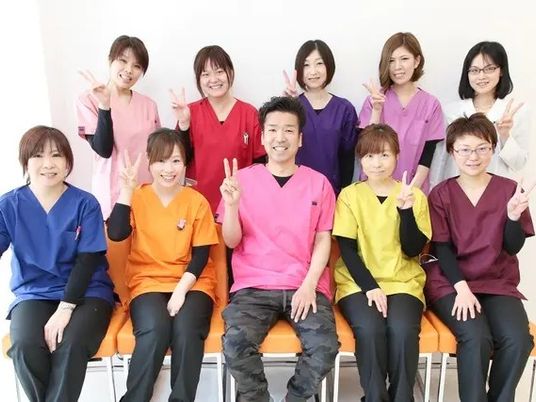 スタッフが並ぶスタッフイメージ  