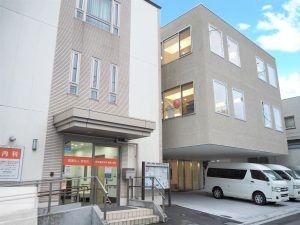 施設の外観と入口  