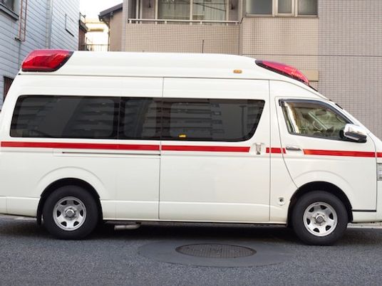 送迎車の側面  