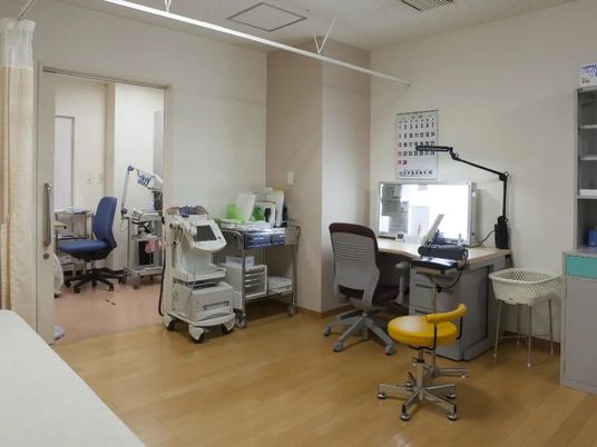 機器が並ぶ機能訓練室  