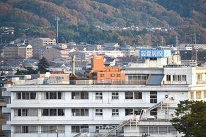 遠景の建物外観