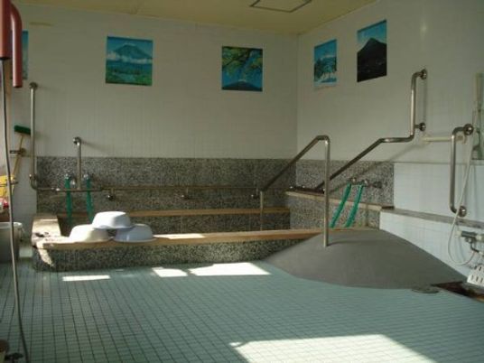 清潔感のある快適浴室