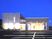 夜の施設外観  