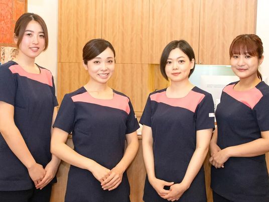 スタッフ4人の集合  