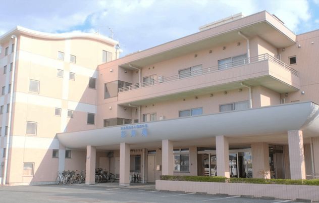 ゆとりのある建物外観