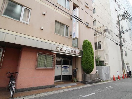 施設外観の入口  