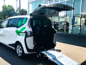 車いす対応車両の外観  