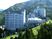 山あいに建つ施設外観  