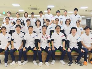 スタッフ集合のリビング  