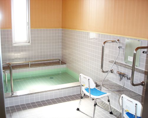 設備の整った浴室