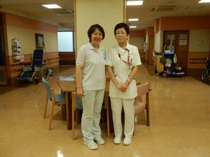 スタッフ2人のダイニングルーム  
