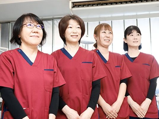 スタッフ4人の集合  