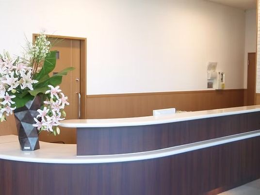 花がある受付カウンター  