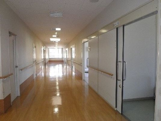 明るい廊下  