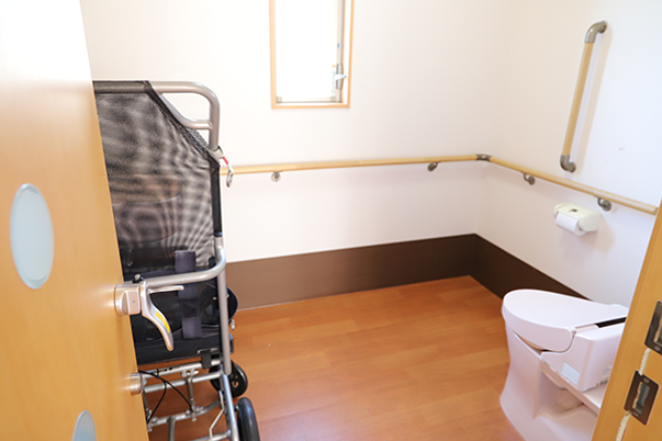 車椅子対応のトイレ