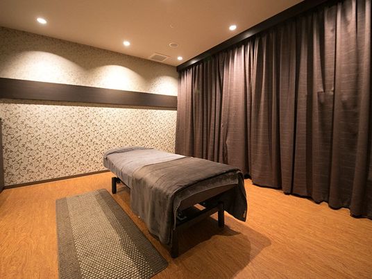 落ち着いた雰囲気の居室