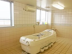 明るい浴室  