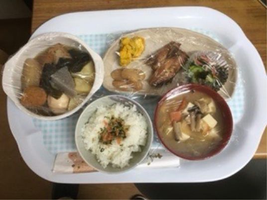 手作り感ある食事セット