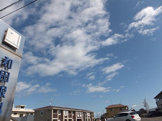 施設の外観と看板  