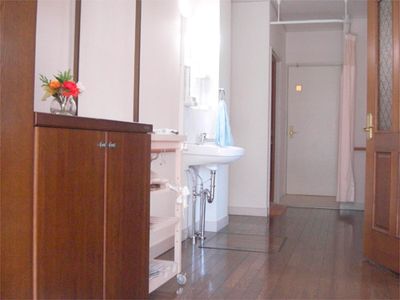 洗面台のある廊下