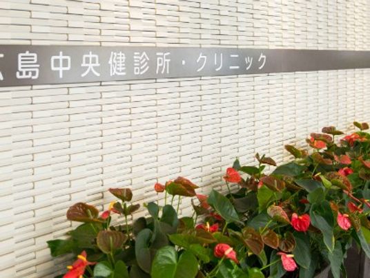 看板のある壁面  