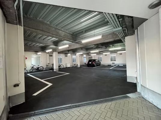 屋内駐車場  