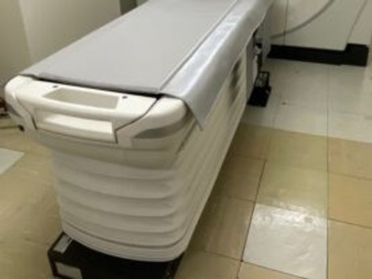 機械が置かれた廊下  