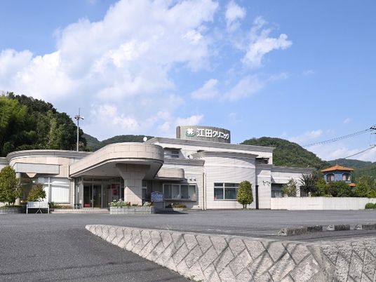 明るい建物外観です  
