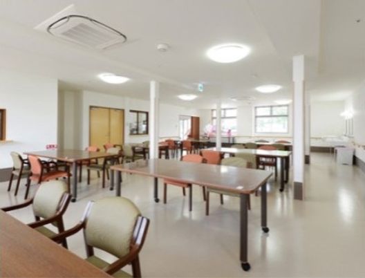 清潔感のある食堂スペース